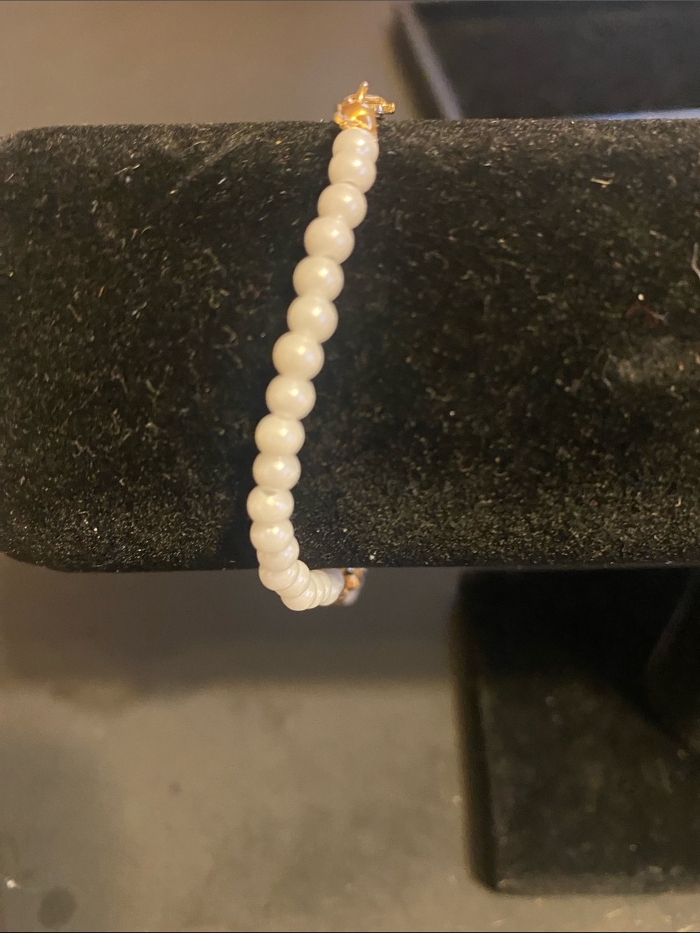 Fashion Jewelry White Pearl Bead Bracelet with Gold Accent
